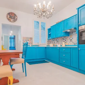  Apartment Blue Waves With Maltese Balcony